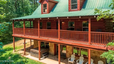 1027 View Dr, Sevierville, TN 37876
