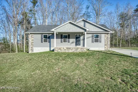 272 Ferry Bend Trl, Crossville, TN 38571