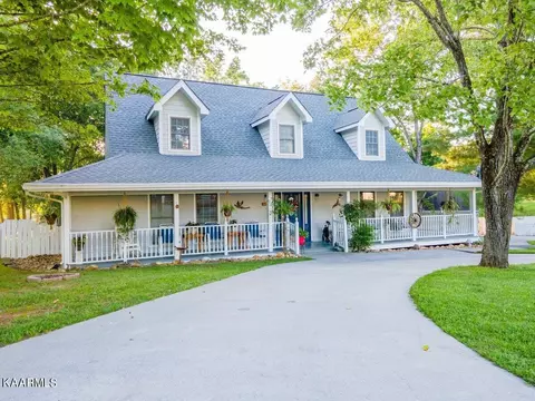 1628 Canal Lane Ln, Dandridge, TN 37725