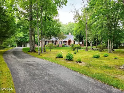 493 Carrie Dr, Crossville, TN 38572