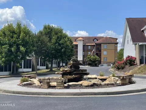 527 River Place Way UNIT 323, Sevierville, TN 37862