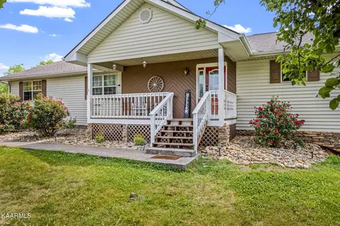 160 Estele Dr, Sevierville, TN 37876