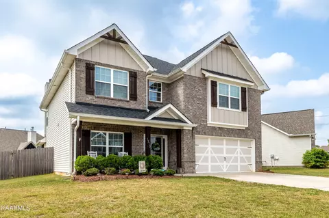 1215 Mary Katherine Dr, Maryville, TN 37804