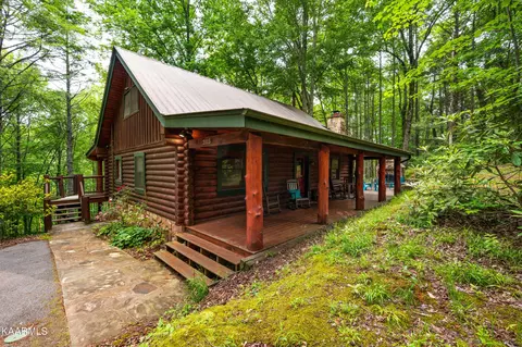 3115 Parkway Pkwy, Gatlinburg, TN 37738