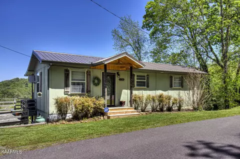 1714 Mountain Dr, Sevierville, TN 37876