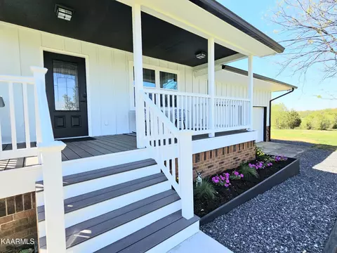 403 Wells Spring Rd, Dandridge, TN 37725