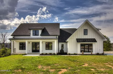 1660 Riceland Dr, Sevierville, TN 37862
