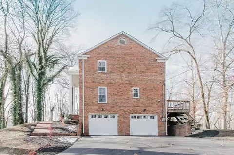 1100 Eagle Bend Rd, Clinton, TN 37716 photo 2