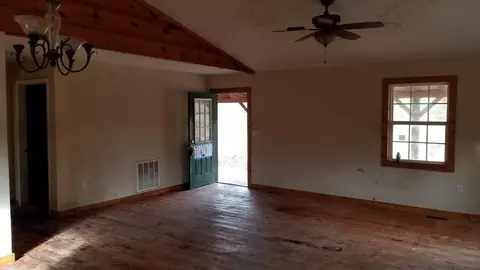 341 Circle Dr, Deer Lodge, TN 37726 photo 11