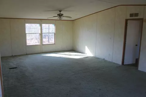 487 Annadel Rd, Lancing, TN 37770 photo 4