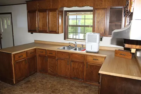 132 Baxter St, Oneida, TN 37841 photo 7