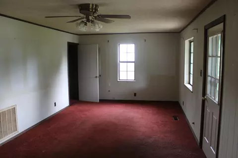 132 Baxter St, Oneida, TN 37841 photo 5
