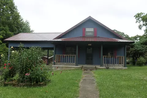 132 Baxter St, Oneida, TN 37841 photo 3