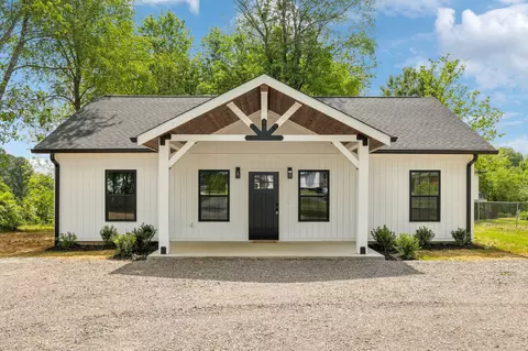 828 S Mountain St, Smithville, TN 37166