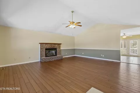 917 Eagle Bend Rd, Clinton, TN 37716 photo 4