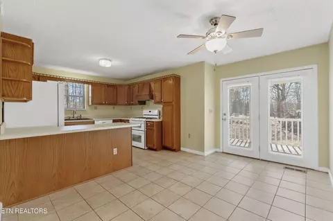 917 Eagle Bend Rd, Clinton, TN 37716 photo 6