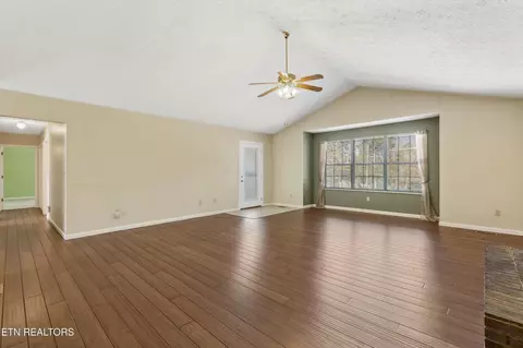 917 Eagle Bend Rd, Clinton, TN 37716 photo 5