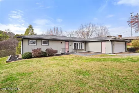 1723 Westside Dr, Maryville, TN 37801