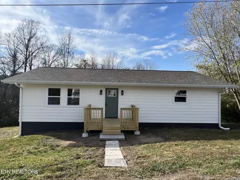 121 Bryant Cir, Rocky Top, TN 37769