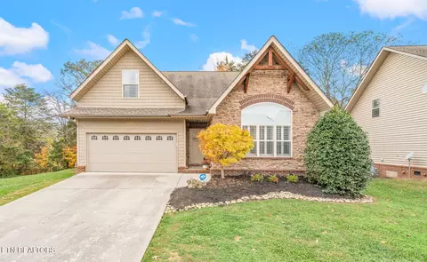 8305 Shoregate Ln, Knoxville, TN 37938
