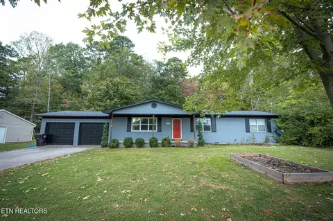 135 E Copeland Dr, Powell, TN 37849