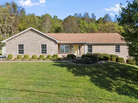 995 Pinewood Cir, Morristown, TN 37814