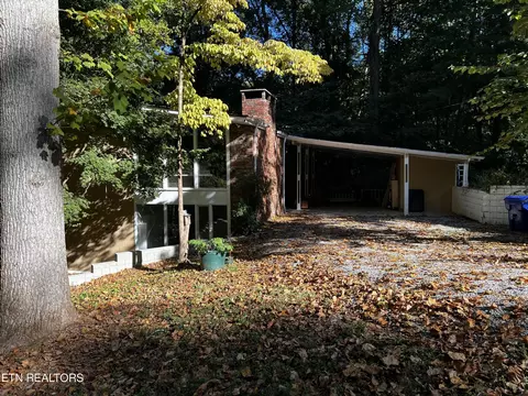 104 Wilderness Ln, Oak Ridge, TN 37830