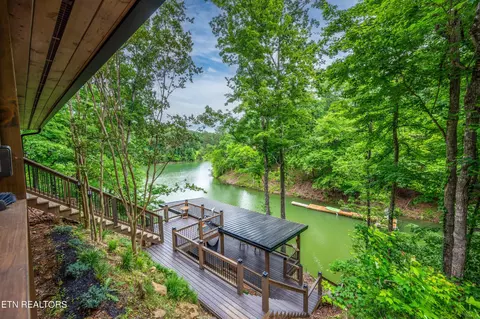 107 Aaron St, Sevierville, TN 37876