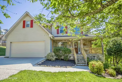 209 Country Walk Dr, Powell, TN 37849