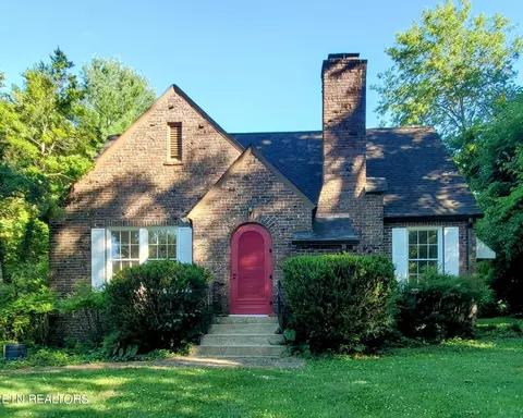 6610 Westland Dr, Knoxville, TN 37919