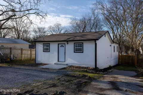 819 Bungalow St, Maryville, TN 37801