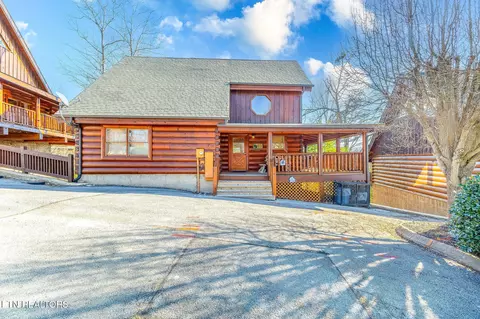 1962 Cougar Crossing Way, Sevierville, TN 37876