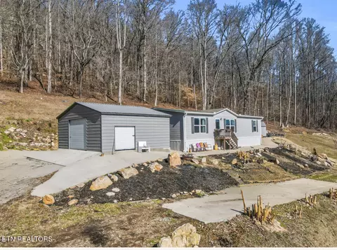 626 Hen Valley Rd, Oliver Springs, TN 37840