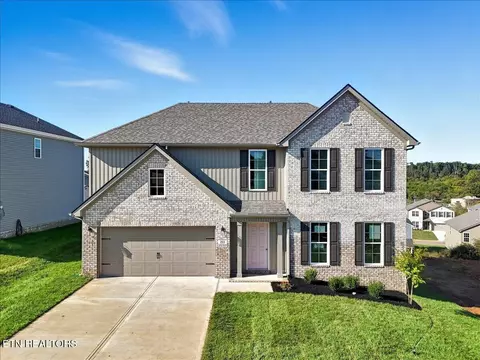 211 Clover Meadow Ln, Maryville, TN 37801