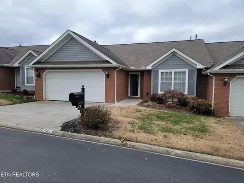 8877 Carriage House Way, Knoxville, TN 37923