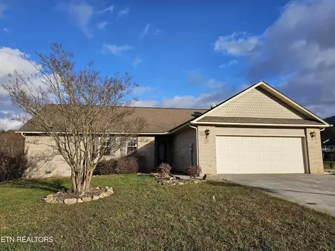 3509 Walking Horse Ln, Sevierville, TN 37876