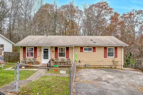 108 Andover Cir, Oak Ridge, TN 37830