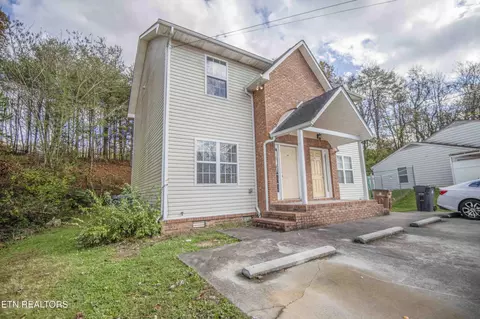 7636 NW Chatham Cir, Knoxville, TN 37909