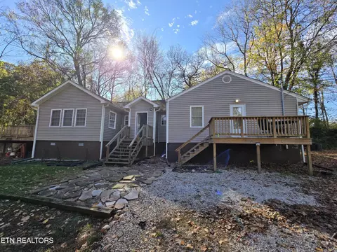 1124 E Red Bud Rd, Knoxville, TN 37920