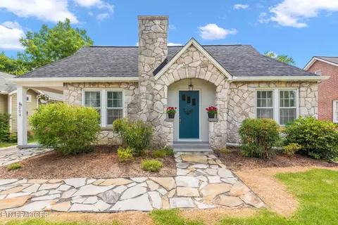 3004 Sanders Dr, Knoxville, TN 37918