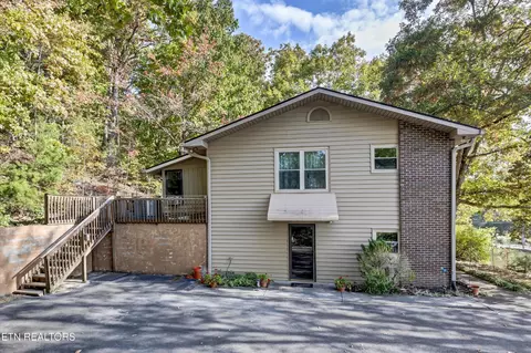 2408 Rowena Ln, Knoxville, TN 37931