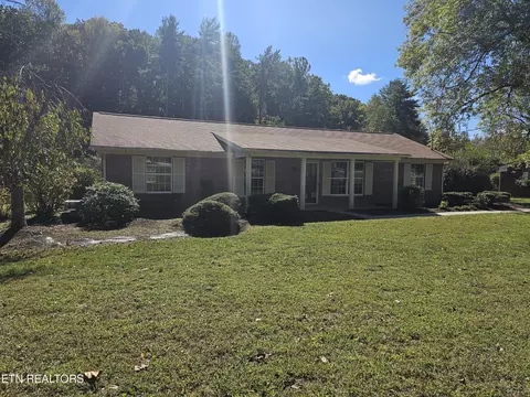 507 W Hills Dr, Harriman, TN 37748