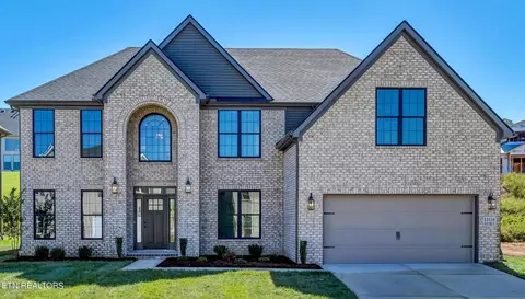 12134 Grand Forks Dr, Knoxville, TN 37932