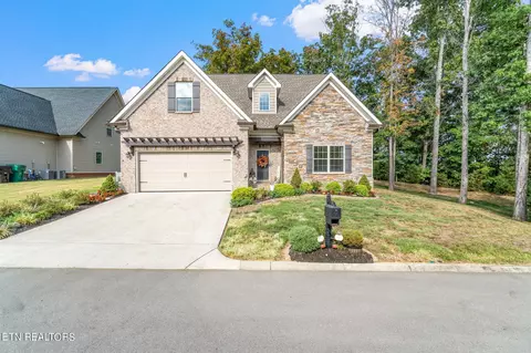 102 Chalmette Way, Lenoir City, TN 37772