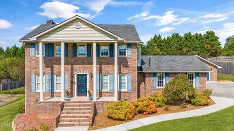 106 Mariner Point Dr, Clinton, TN 37716