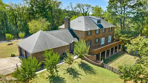 405 N Holston Dr, Lenoir City, TN 37772