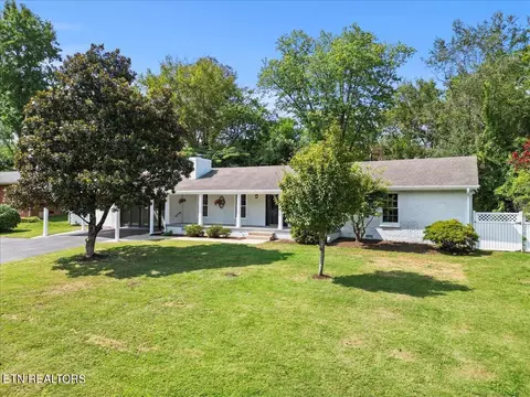 7909 NW Bennington Dr, Knoxville, TN 37909
