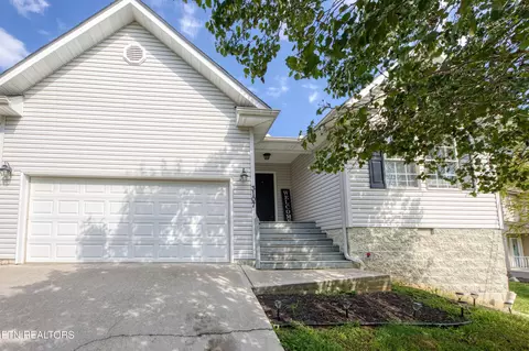 3107 Pinex Ln, Knoxville, TN 37921