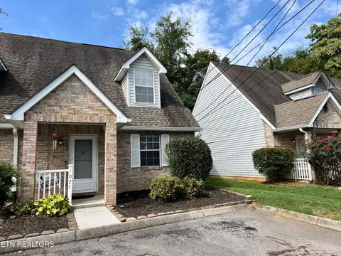 1027 Blinken St, Knoxville, TN 37932