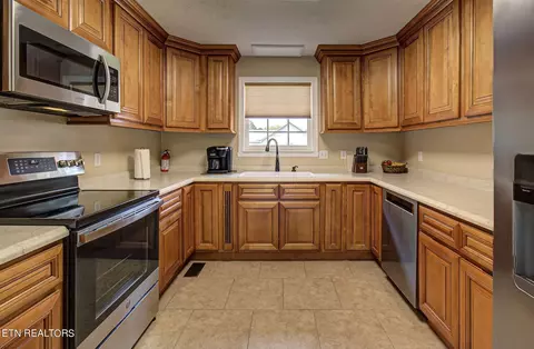 7600 Tree Bark Rd, Corryton, TN 37721 photo 3